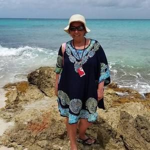 Meet your Posher, Cecilia